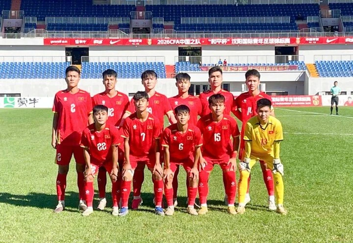 U16 Việt Nam thua Kyrgyzstan 0-3 U16 Việt Nam thua Kyrgyzstan 0-3
