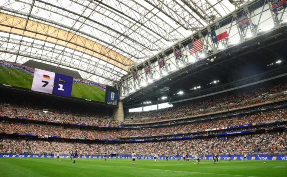 Van Dijk ám chỉ FIFA lợi dụng quãng nghỉ uống nước để bán quảng cáo - Báo TinVina Van Dijk ám chỉ FIFA lợi dụng quãng nghỉ uống nước để bán quảng cáo - Báo TinVina