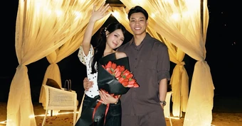 Văn Thanh cầu hôn bạn gái hotgirl trong ngày sinh nhật
