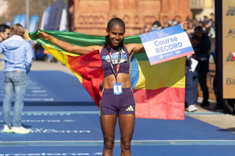 VĐV Ethiopia suýt phá kỷ lục thế giới nữ ngay lần đầu chạy marathon - Báo TinVina VĐV Ethiopia suýt phá kỷ lục thế giới nữ ngay lần đầu chạy marathon - Báo TinVina