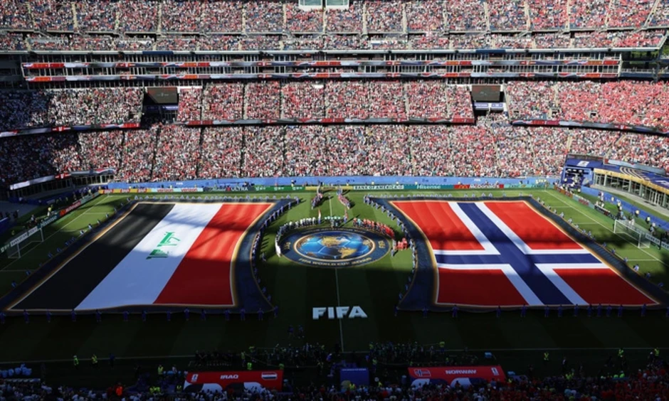 Vì sao cờ Arab Saudi, Iraq không được đặt chạm đất ở World Cup? - Báo TinVina Vì sao cờ Arab Saudi, Iraq không được đặt chạm đất ở World Cup? - Báo TinVina