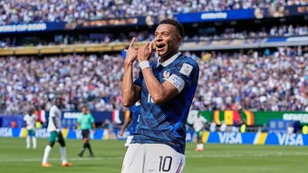 Vì sao Mbappe 'thổi sáo' mừng bàn thắng ở World Cup? - Báo TinVina