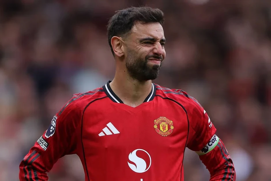 Vì sao MU dừng đàm phán hợp đồng mới với Bruno Fernandes? Vì sao MU dừng đàm phán hợp đồng mới với Bruno Fernandes?