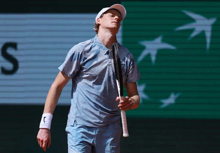 Vì sao Sinner bị loại sớm tại Roland Garros? Vì sao Sinner bị loại sớm tại Roland Garros?