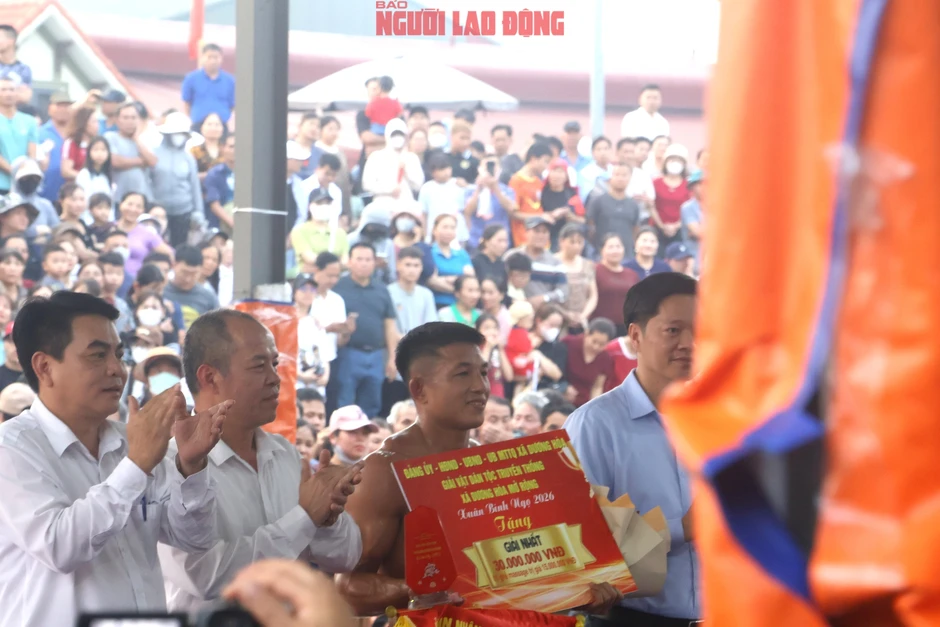 VIDEO: Xem những nhà vô địch SEA Games "đại náo" sới vật hội làng VIDEO: Xem những nhà vô địch SEA Games "đại náo" sới vật hội làng