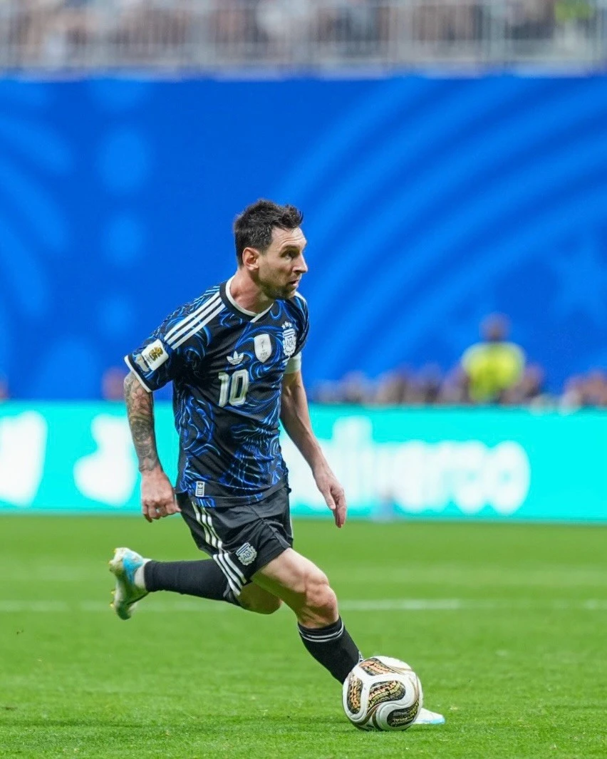 Vợ Messi vỡ òa cảm xúc Vợ Messi vỡ òa cảm xúc