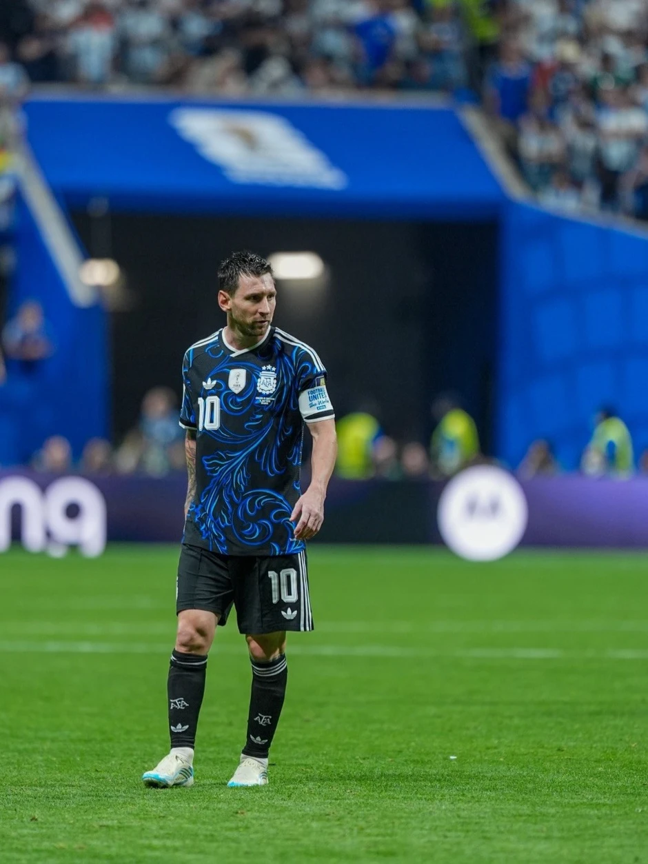 Vợ Messi vỡ òa cảm xúc Vợ Messi vỡ òa cảm xúc