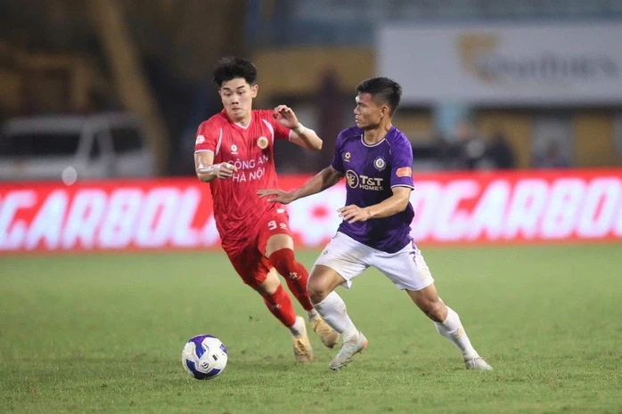 Vòng 15 V-League: CAHN thua trận đầu tiên, PVF-CAND rơi xuống cuối bảng Vòng 15 V-League: CAHN thua trận đầu tiên, PVF-CAND rơi xuống cuối bảng