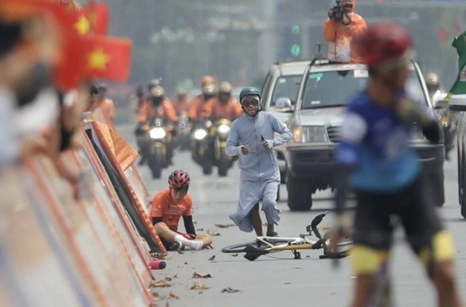 'Vua nước rút' phải rời giải xe đạp xuyên Việt 'Vua nước rút' phải rời giải xe đạp xuyên Việt