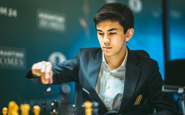 Vượt qua Carlsen, kỳ thủ 21 tuổi vô địch giải Freestyle Chess Vượt qua Carlsen, kỳ thủ 21 tuổi vô địch giải Freestyle Chess