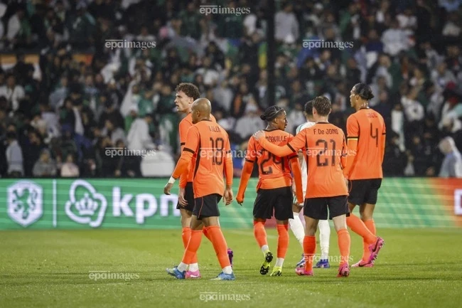 World Cup đang đá hay tự dưng... nghỉ uống nước World Cup đang đá hay tự dưng... nghỉ uống nước