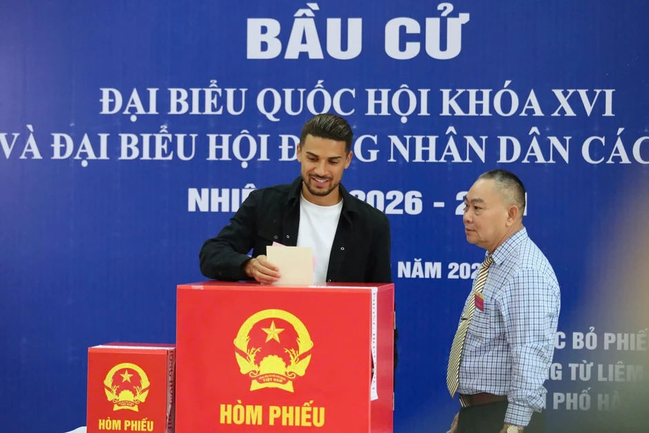 Xuân Son cùng Hoàng Hên, Khuất Văn Khang rộn ràng đi bầu cử