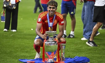 Yamal: 'Tôi hình dung ra cảnh nâng chức vô địch World Cup cả nghìn lần' - Báo TinVina