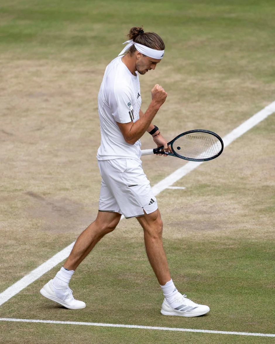 Zverev giải mã 'hiện tượng', book vé chung kết Wimbeldon 2026