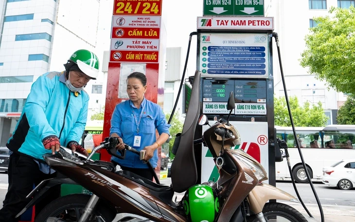 15 ngày, lượng tiêu thụ xăng E5, E10 tăng so với xăng khoáng trước đây 15 ngày, lượng tiêu thụ xăng E5, E10 tăng so với xăng khoáng trước đây