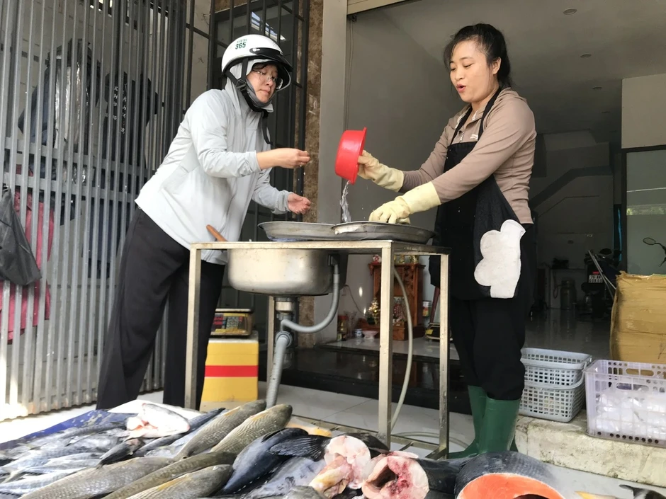 Bà nội trợ đang mua gì khi đi chợ truyền thống? Bà nội trợ đang mua gì khi đi chợ truyền thống?