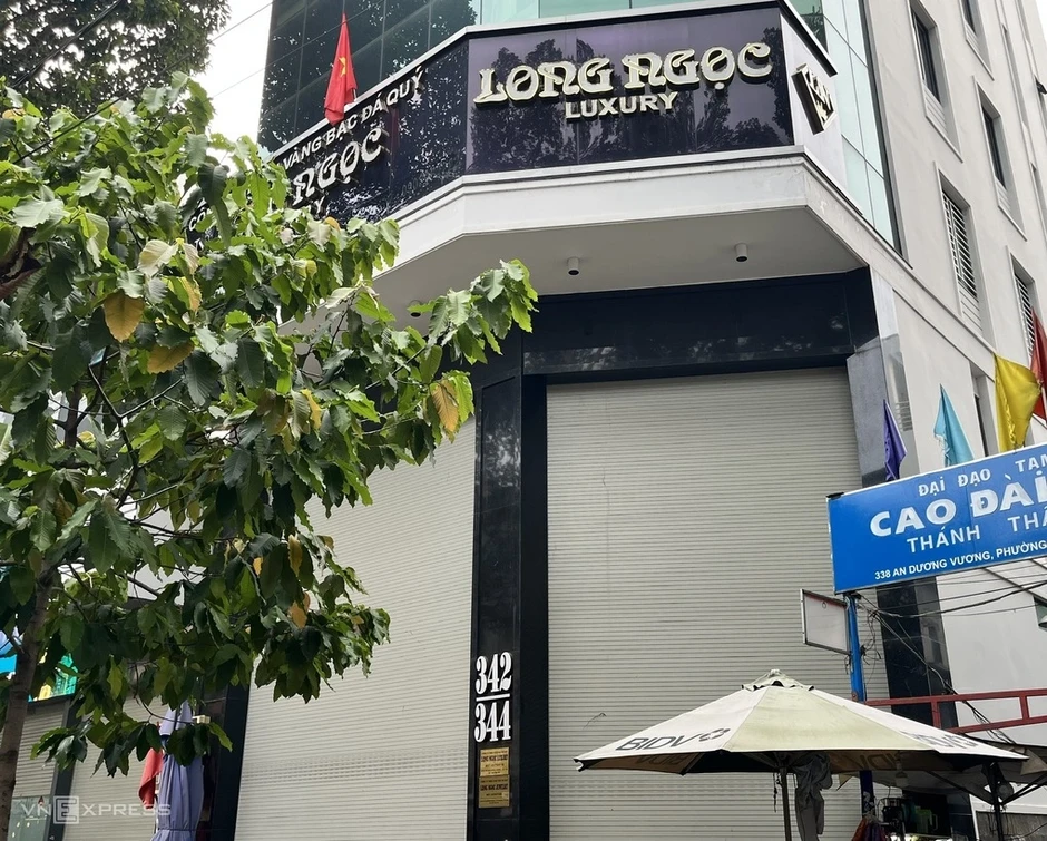 Ba thương hiệu kim cương lớn đồng loạt đóng cửa Ba thương hiệu kim cương lớn đồng loạt đóng cửa
