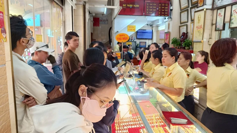 Bán tháo kim cương lúc này: Cẩn thận bị ép giá Bán tháo kim cương lúc này: Cẩn thận bị ép giá