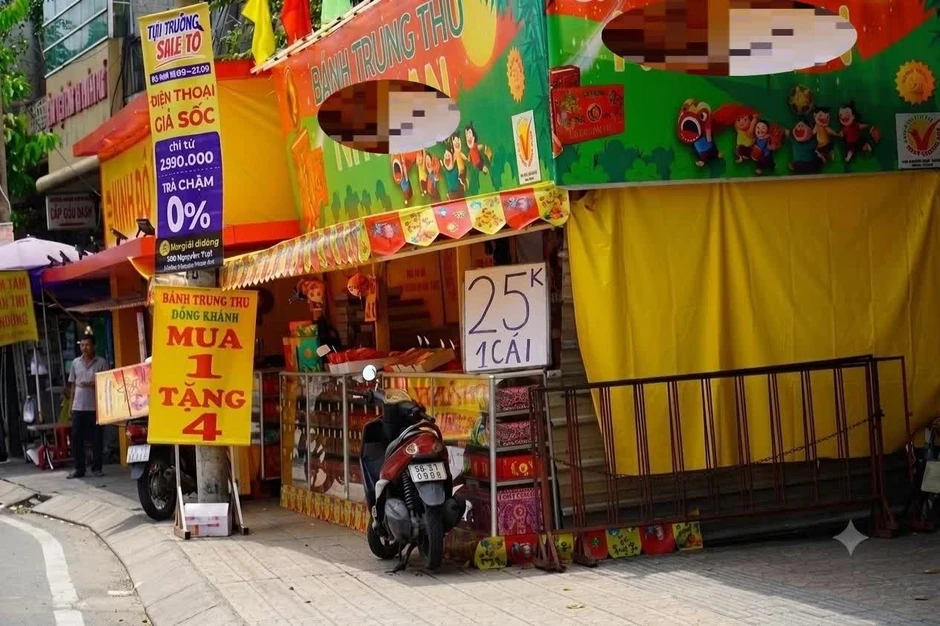 Bánh Trung thu đại hạ giá kiểu 'lạ hoắc' Bánh Trung thu đại hạ giá kiểu 'lạ hoắc'
