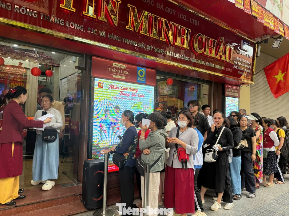Bảo Tín Minh Châu bất ngờ bán vàng kiểu mới Bảo Tín Minh Châu bất ngờ bán vàng kiểu mới