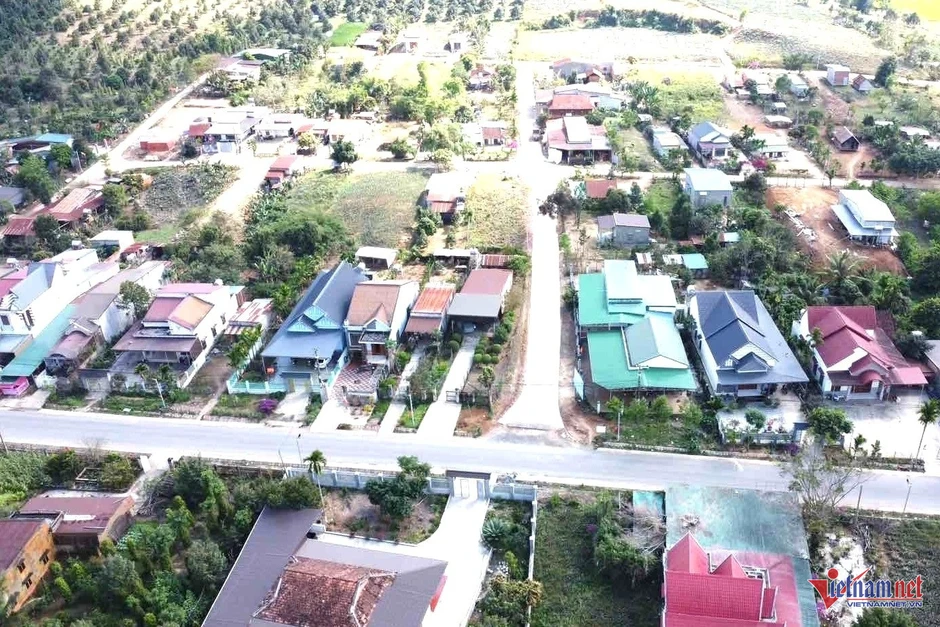 Bất ngờ xã vùng sâu Đắk Lắk: Nhà tiền tỷ san sát, có hộ thu 4 tỷ đồng/năm Bất ngờ xã vùng sâu Đắk Lắk: Nhà tiền tỷ san sát, có hộ thu 4 tỷ đồng/năm