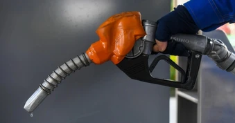 Be và Grab hỗ trợ phí tài xế, xe điện giảm giá
