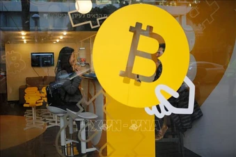 Bitcoin lại chạm mốc 70.000 USD