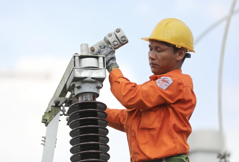 Bộ Công Thương muốn áp dụng ngay khung giờ điện cao điểm mới trong tháng 6 Bộ Công Thương muốn áp dụng ngay khung giờ điện cao điểm mới trong tháng 6