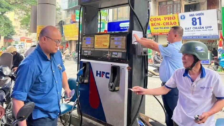 Bộ Công Thương yêu cầu kiểm tra 180 thương nhân phân phối xăng dầu Bộ Công Thương yêu cầu kiểm tra 180 thương nhân phân phối xăng dầu