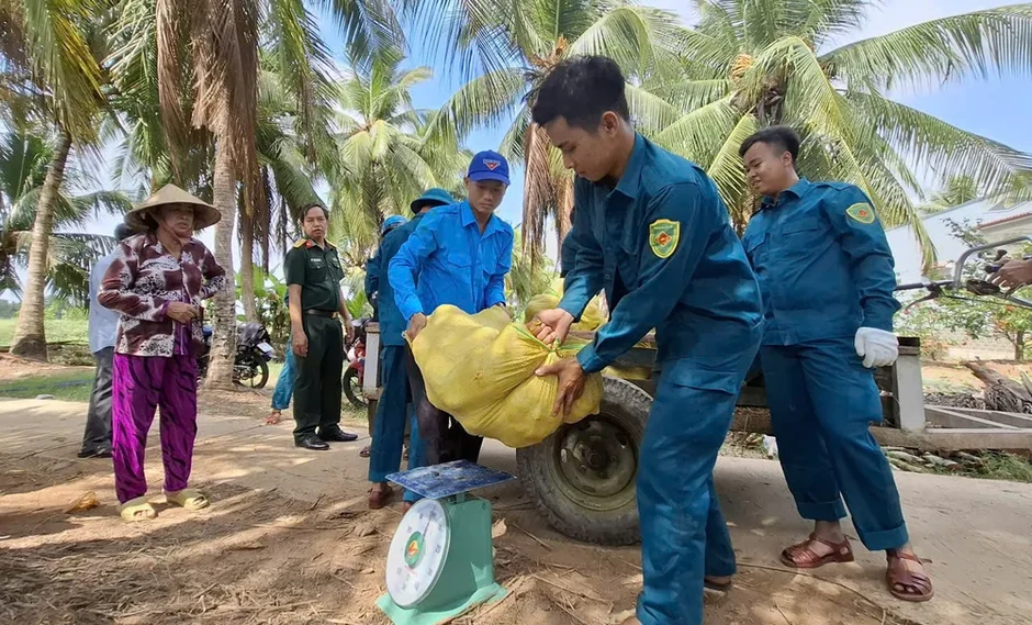 Cà Mau: Bí đỏ... bí đầu ra, địa phương kêu gọi giải cứu Cà Mau: Bí đỏ... bí đầu ra, địa phương kêu gọi giải cứu