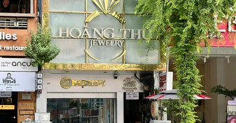 Các phố kim cương rơi vào cảnh chưa từng thấy, tiệm mở cửa đón gió