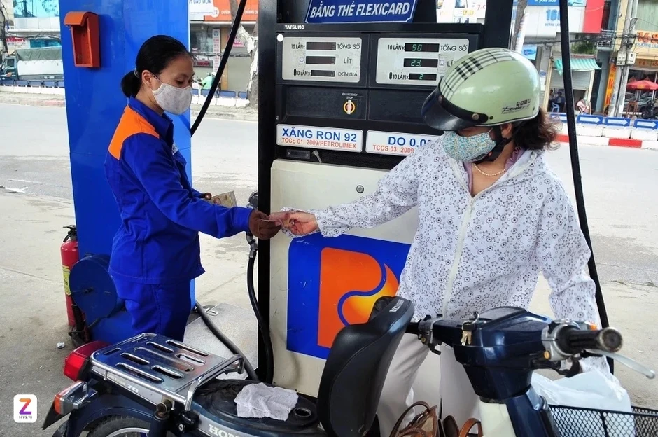 Cấm doanh nghiệp xăng dầu găm hàng, bán 'nhỏ giọt' Cấm doanh nghiệp xăng dầu găm hàng, bán 'nhỏ giọt'
