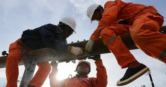 Căng thẳng cung ứng điện, đề xuất sớm áp giá điện giờ cao điểm, thấp điểm