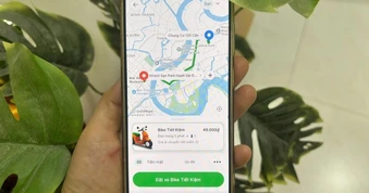 Cảnh báo "bẫy" phí bảo hiểm khi đặt xe công nghệ, giao đồ ăn