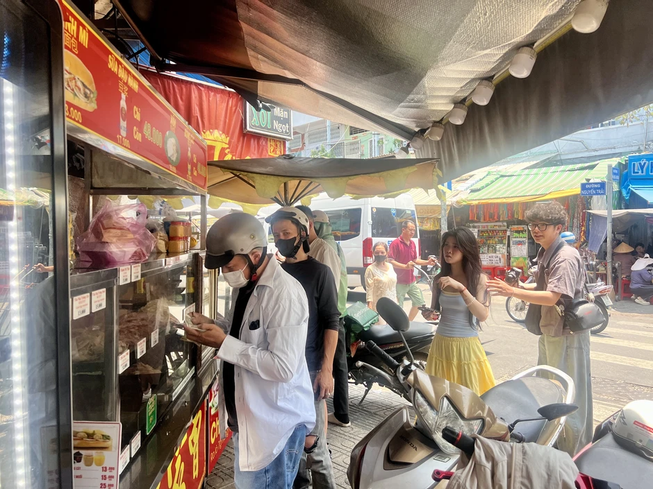 Chi phí đầu vào tăng, loạt tiệm bánh mì nổi tiếng ở TPHCM đau đầu giữ giá