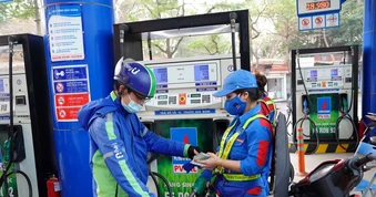 Chi quỹ bình ổn nhưng giá xăng dầu vẫn tăng mạnh