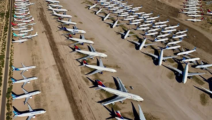Chiếc máy bay dài bằng 2 sân bóng rổ, “ngủ quên” 6 năm giữa sa mạc nước Mỹ nay được hãng bay Việt lấy về chở khách Chiếc máy bay dài bằng 2 sân bóng rổ, “ngủ quên” 6 năm giữa sa mạc nước Mỹ nay được hãng bay Việt lấy về chở khách