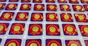 Chiều 23/3, giá vàng tiếp tục rơi, giảm 5-7 triệu đồng/lượng