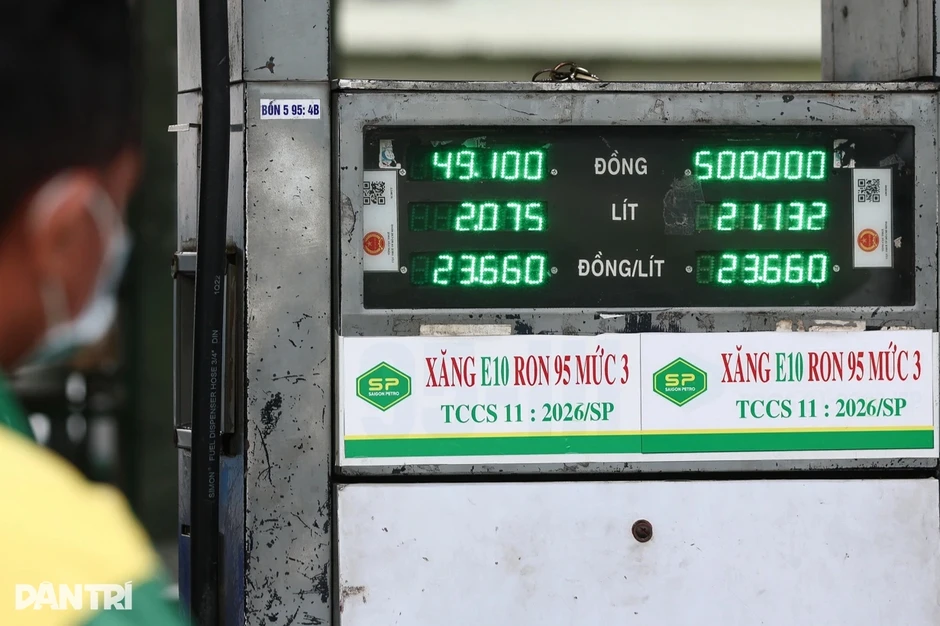 Chính phủ chỉ đạo về xăng E10: Giá bán sẽ do liên Bộ điều hành từ ngày mai Chính phủ chỉ đạo về xăng E10: Giá bán sẽ do liên Bộ điều hành từ ngày mai