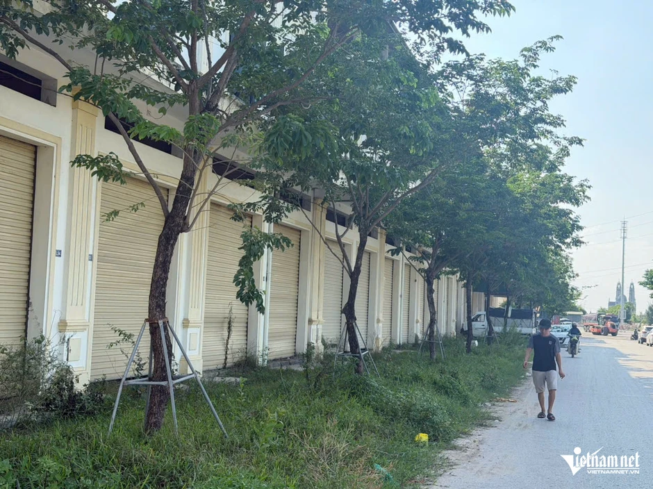 Chợ đầu mối hơn 140 tỷ ở Hà Tĩnh, gần 100 ki-ốt vẫn bỏ trống