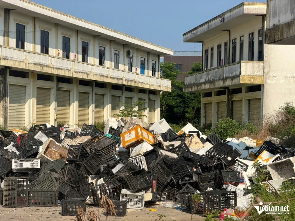 Chợ đầu mối hơn 140 tỷ ở Hà Tĩnh, gần 100 ki-ốt vẫn bỏ trống