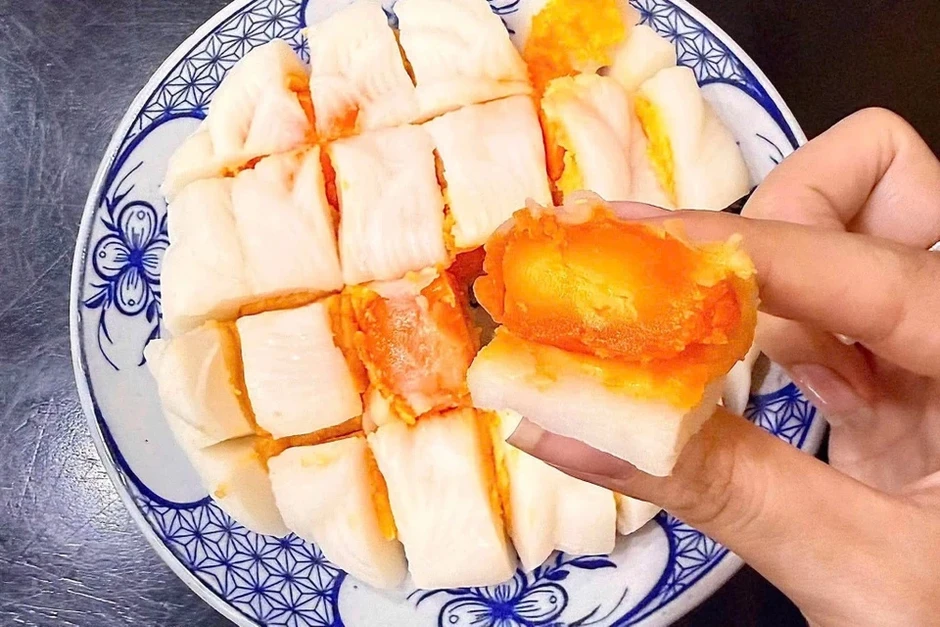 Chưa đến Trung thu, nhiều loại bánh độc đáo đã 'cháy hàng' Chưa đến Trung thu, nhiều loại bánh độc đáo đã 'cháy hàng'