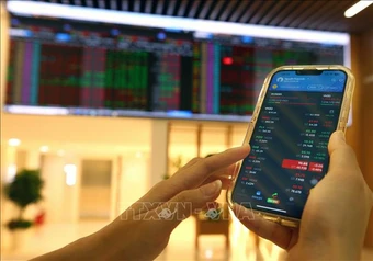 Cổ phiếu dầu khí nâng đỡ VN-Index trước áp lực bán lan rộng
