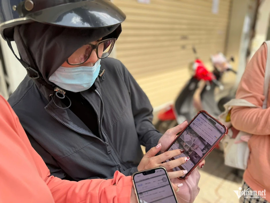 Cửa hàng kim cương bất ngờ đóng cửa, khách hàng lo kẹt tài sản hàng tỷ đồng Cửa hàng kim cương bất ngờ đóng cửa, khách hàng lo kẹt tài sản hàng tỷ đồng