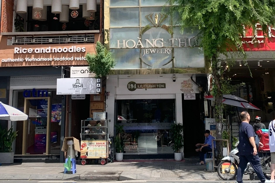 Cửa hàng kim cương nơi giao dịch, chỗ 'đóng băng' Cửa hàng kim cương nơi giao dịch, chỗ 'đóng băng'