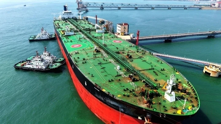 Cước tàu chở dầu qua Hormuz lập kỷ lục chưa từng có Cước tàu chở dầu qua Hormuz lập kỷ lục chưa từng có
