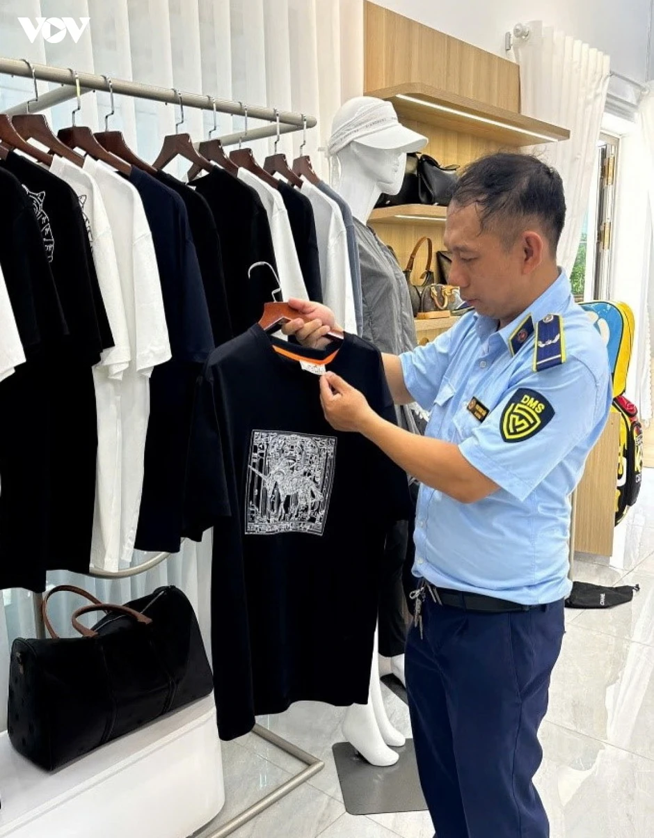 Đà Nẵng phát hiện 5 cơ sở kinh doanh hàng hóa xâm phạm quyền sở hữu trí tuệ Đà Nẵng phát hiện 5 cơ sở kinh doanh hàng hóa xâm phạm quyền sở hữu trí tuệ