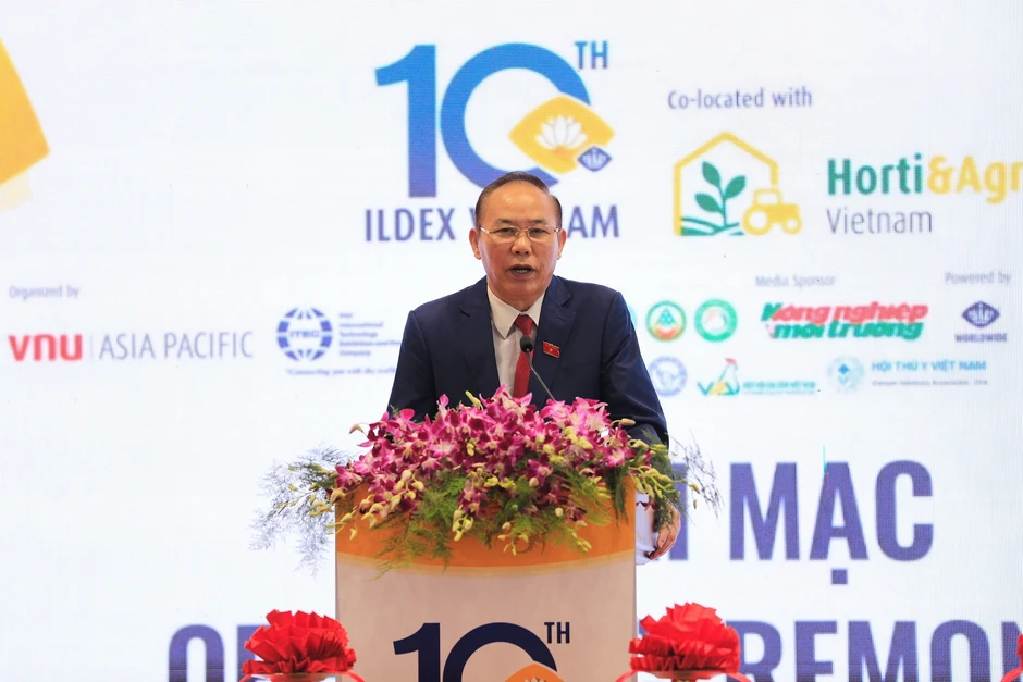 'Đã qua thời soi kính hiển vi cũng không thấy xuất khẩu chăn nuôi' 'Đã qua thời soi kính hiển vi cũng không thấy xuất khẩu chăn nuôi'