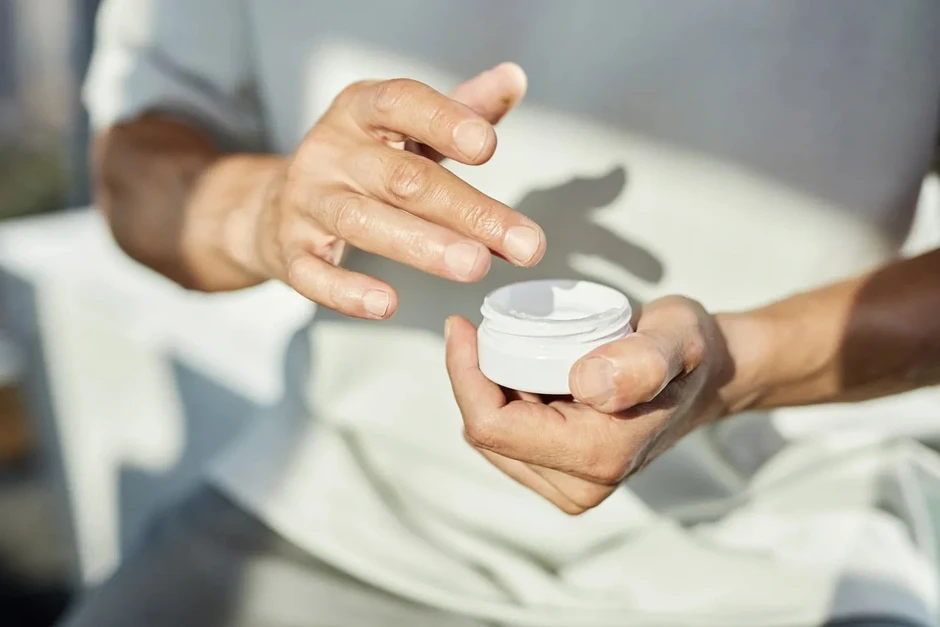 Đàn ông Việt ngày càng không tiếc tiền cho nước hoa, mỹ phẩm Đàn ông Việt ngày càng không tiếc tiền cho nước hoa, mỹ phẩm