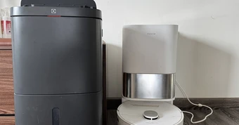 Đắt ngang xe máy, robot hút bụi gần 30 triệu đồng vẫn hút khách